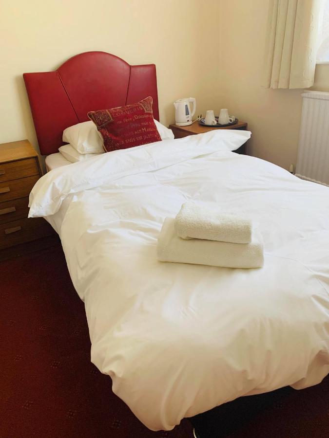 Ye Olde White Harte Hotel Burnham-on-Crouch Room photo